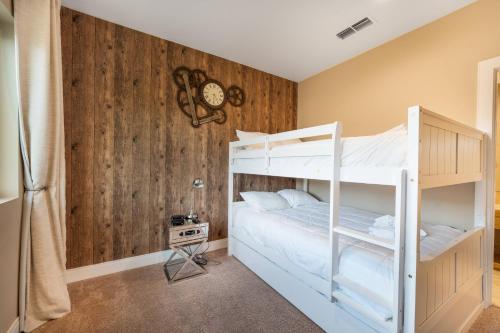7458 Modern 9 guests 3 suites jacuzzi 8 min Disney photo 26
