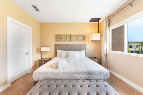 7458 Modern 9 guests 3 suites jacuzzi 8 min Disney photo 33