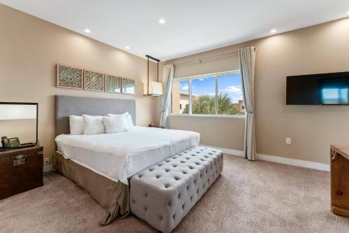 7458 Modern 9 guests 3 suites jacuzzi 8 min Disney photo 32