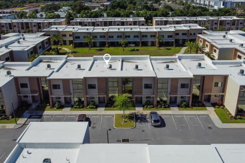 7458 Modern 9 guests 3 suites jacuzzi 8 min Disney photo 48