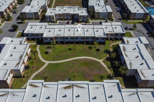 7458 Modern 9 guests 3 suites jacuzzi 8 min Disney photo 49