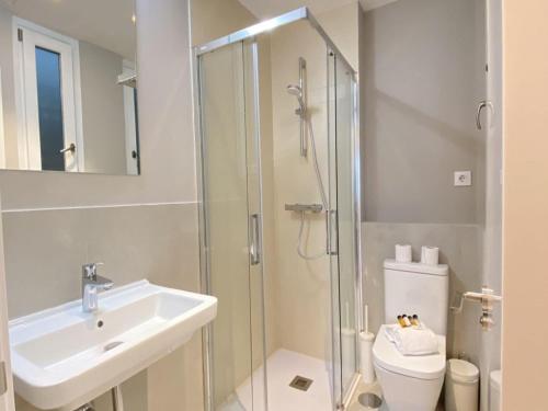 Stay in Madrid for 5 guests