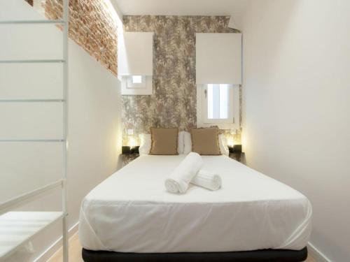 Stay in Madrid for 5 guests