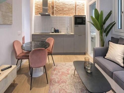 Stay in Madrid for 5 guests