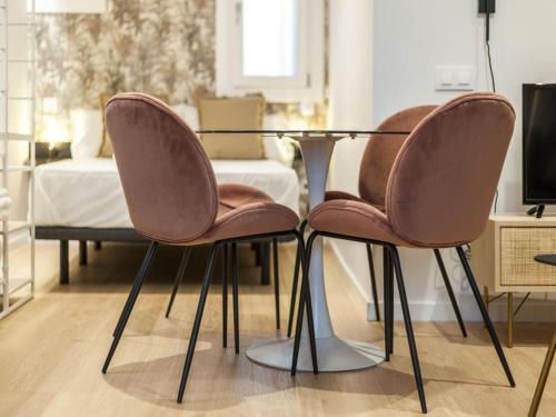 Stay in Madrid for 5 guests