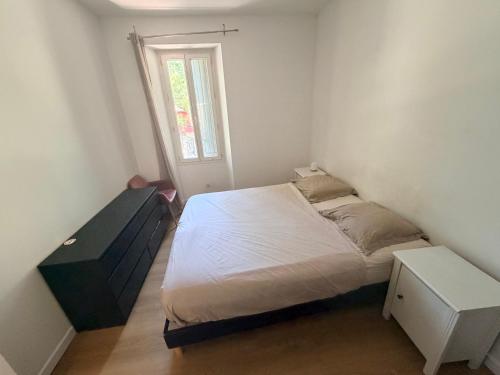 logement entier chambre salon proche du velodrome et Prado calme et spacieux