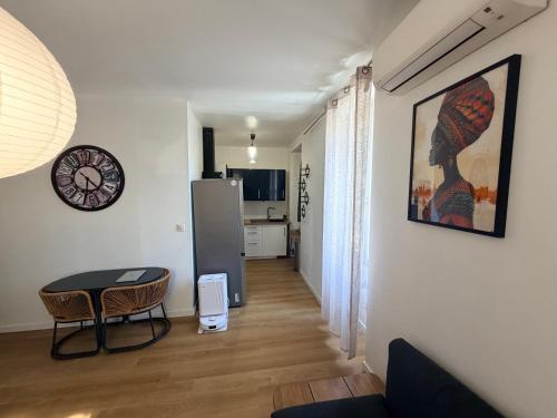 logement entier chambre salon proche du velodrome et Prado calme et spacieux