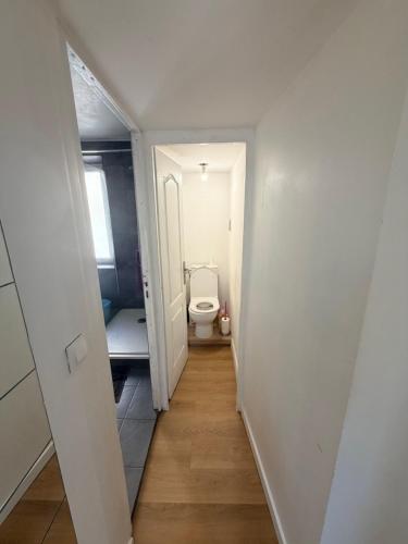 logement entier chambre salon proche du velodrome et Prado calme et spacieux