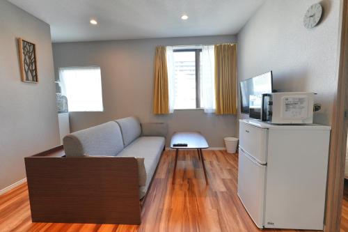ZJ401 Top-Floor 1BR Home with Living Room and Kitchen, Double Bed and Sofa Bed