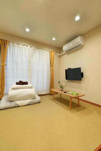 BSY302 Iriya 4 Min, Open-Plan Japanese Room, Sleeps 4