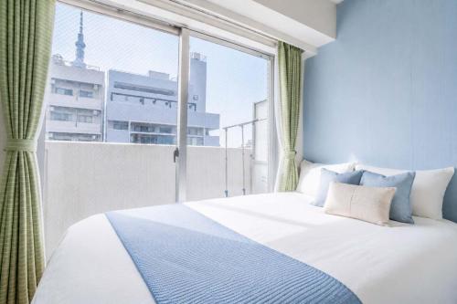 702房间,距离JR锦糸町北口步行5分钟,近Asakusa和晴空塔 公寓位于7楼,有电梯,交通便利,房间设有阳台,隔音效果良好
