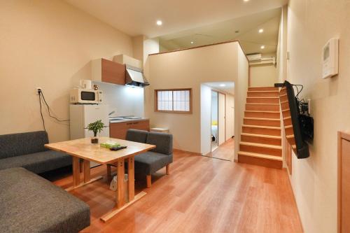 BSY101 Iriya 4 Min, Walk to Ueno, Spacious 3BR Duplex, Sleeps 9