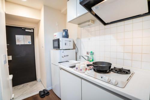 602Room, 5 mins walk from JR Kinshicho North Exit!Near Asakusa & Sky Tree!! The house is on the 6th floor with an elevator, convenient transportation There is a balcony and the room is soundproofed