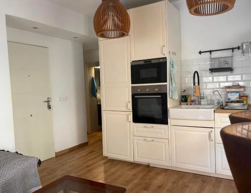 Bajondillo Apartment ,2 min to Beach & Centre