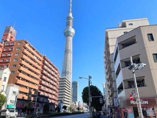 DJX2F Spacious 68 sqm Family Home near Asakusa 1 Double Bed 2 Small Double Beds 1 Sofa Bed Double Washbasin Sleeps 6