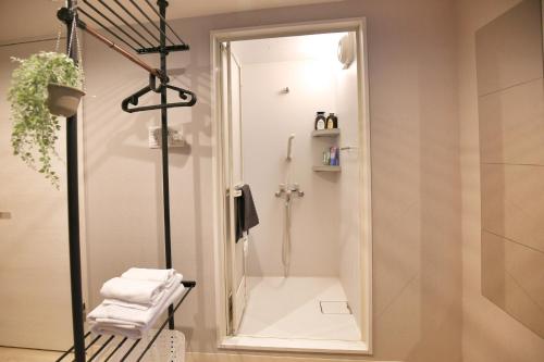 DJX1F Honjo Azumabashi 2 Min Walk to Asakusa 30 sqm Room with Bunk Bed Single Bed and Work Desk Sleeps 3
