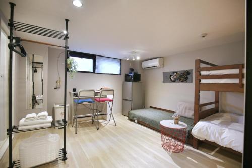 DJX1F Honjo Azumabashi 2 Min Walk to Asakusa 30 sqm Room with Bunk Bed Single Bed and Work Desk Sleeps 3