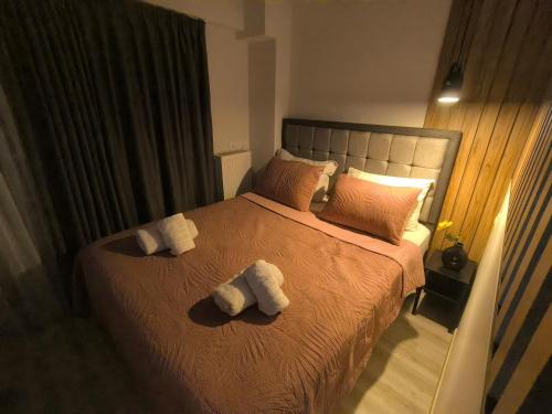 Larissa Absolute Suites A3 City Vibes