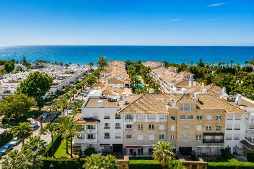 Las Cañas Beach Pool & Direct Beach Access