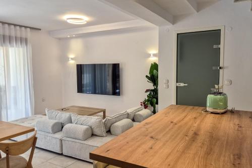 Athena Luxury Vila
