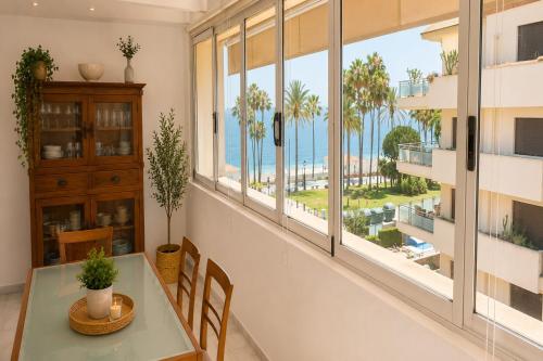 Sea View Flat by the Beach
