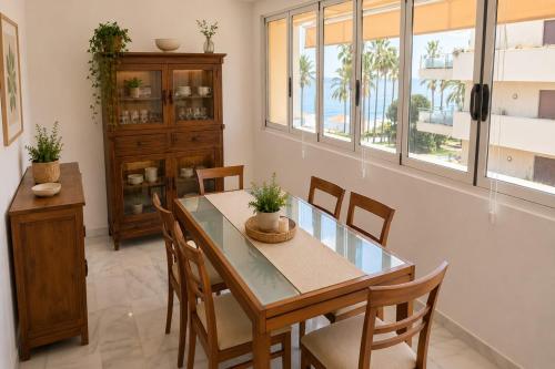 Sea View Flat by the Beach