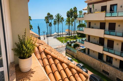 Sea View Flat by the Beach