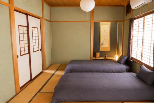 Abode Ojinmachi - Spacious Home Near Old Town with Free Parking for 3 Cars