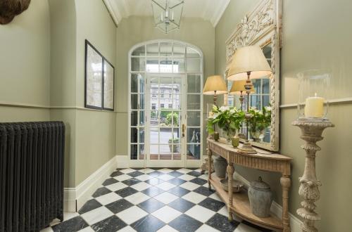 West End Townhouse photo 44