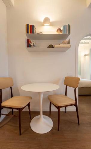 Fully Renovated Cosy Oltrarno Apartment with patio