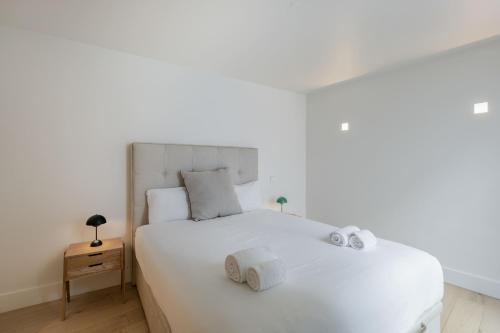 Chiado Prime with Terrace by Homing