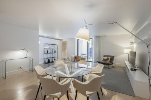 Chiado Prime with Terrace by Homing
