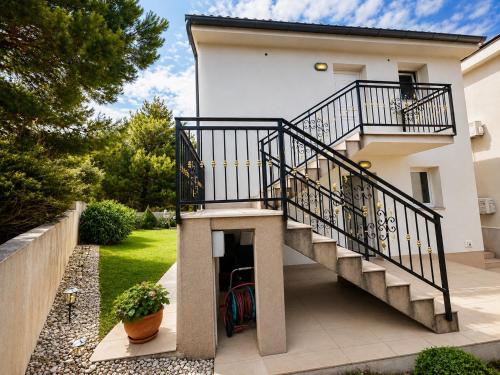 Apartment Dalmare-private BBQ garden