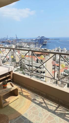Skyline Vista - Sea View Apartment with Free Parking