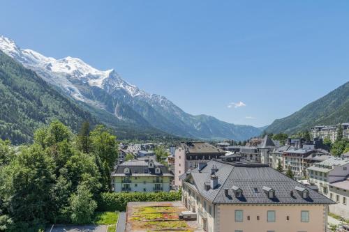Beautiful apartment in Chamonix centre with superb mountain views
