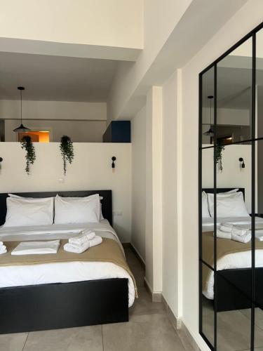 Aelis Suites in Psyrri - Rooftop Access & Acropolis View