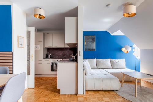 Quiet Courtyard Altstadt Suite - 2BR, Lift & Free Parking by HERO HOMES Graz
