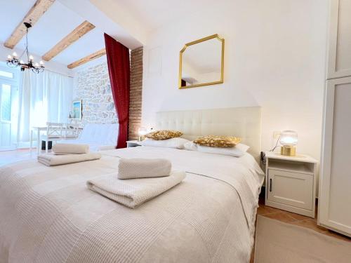 Rab Old Town Heritage Luxury Studio