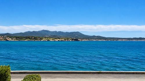 a view of a large body of water at Les Baux 1 in Sanary-sur-Mer