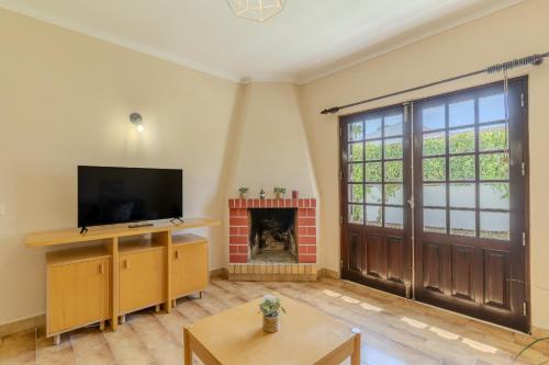 #393 Albufeira Oasis 4BR Villa W Shared Pool