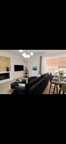 Elegant 2BR Apartment 5 Min Walk to Alimos Beach