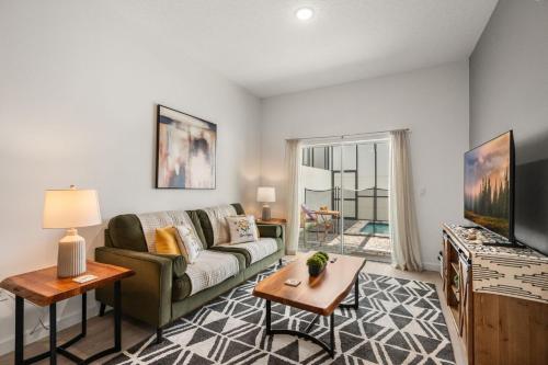 Modern 4BR Townhome w Private Pool Near Disney photo 3