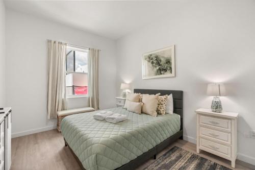 Modern 4BR Townhome w Private Pool Near Disney photo 19