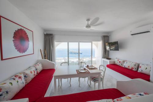 Eagles Nest Mykonos Suites & Apartments - Shared Pool & Jacuzzis