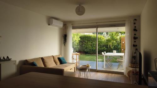 Appartement avec jardin et piscine