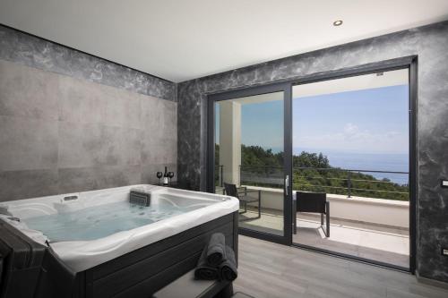 Villa Ziganto with a view of the Kvarner Bay