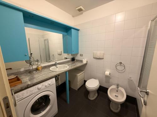 Milano Art Gallery Apartment - 10 min to Duomo