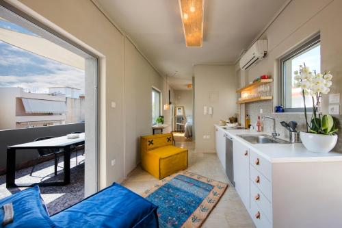 Top Floor Loft with Acropolis View