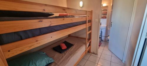 Vue grande plage à 100m, secteur Lydia, appartement 4 couchages, grand balcon, ventilateurs