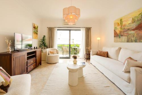 Alvor Oasis with Pool & Balconies Near Town & Beach